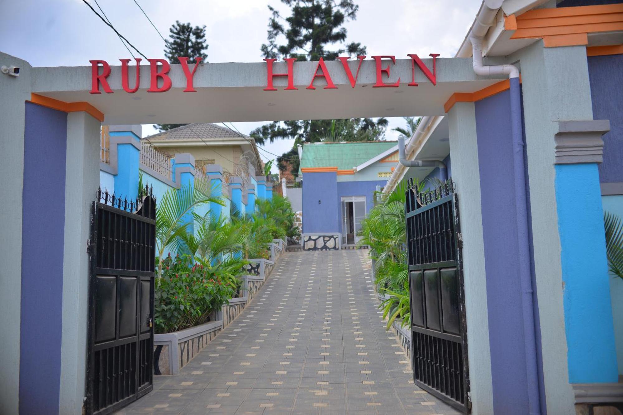 Hotel Ruby Haven à Kampala Extérieur photo